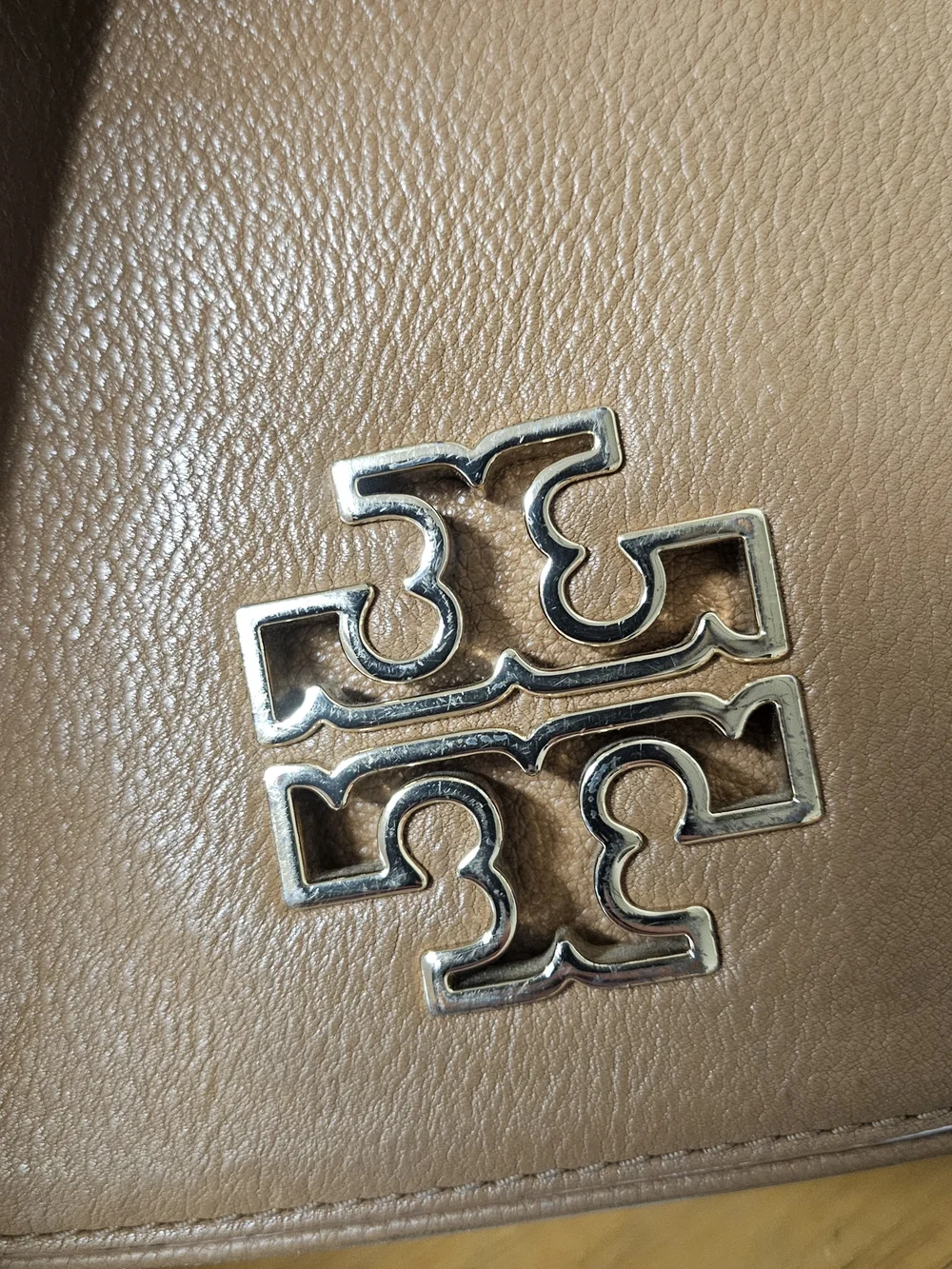 Tory Burch Tan Leather Crossbody Bag Chain Strap Minimalist Neutral Camel‎ Brown